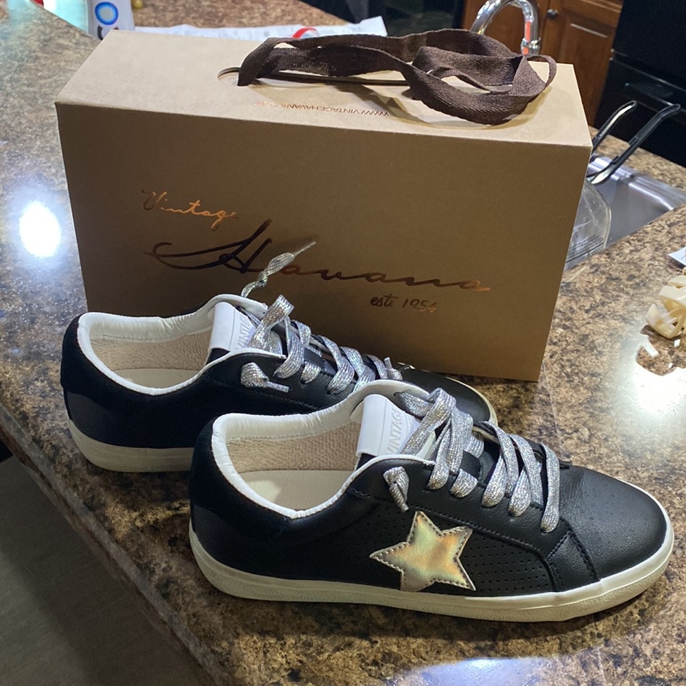 Black Leather Vintage Havanas